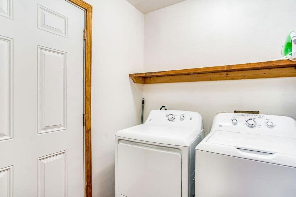 Brilliant In Bellview-Back Unit-- Mins To Nas Pensacola, Beach, Shopping 外观 照片