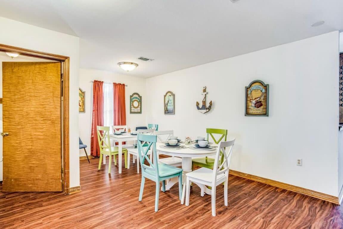 Brilliant In Bellview-Back Unit-- Mins To Nas Pensacola, Beach, Shopping 外观 照片