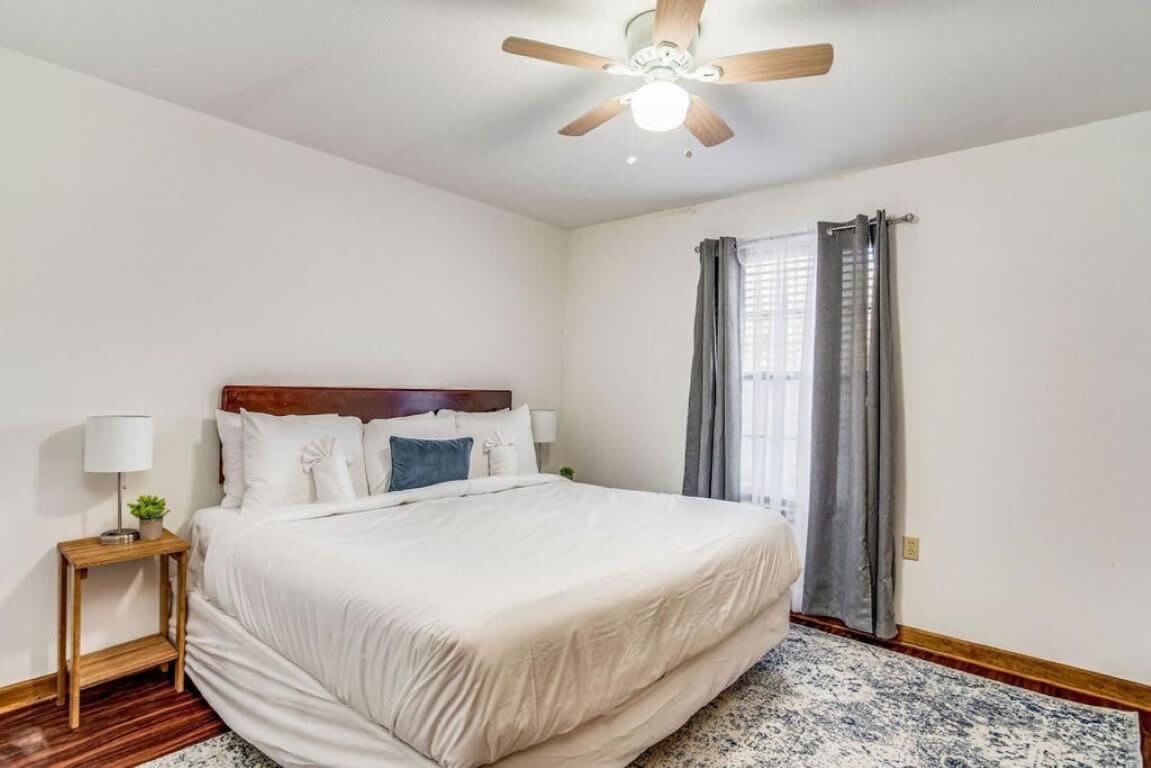 Brilliant In Bellview-Back Unit-- Mins To Nas Pensacola, Beach, Shopping 外观 照片