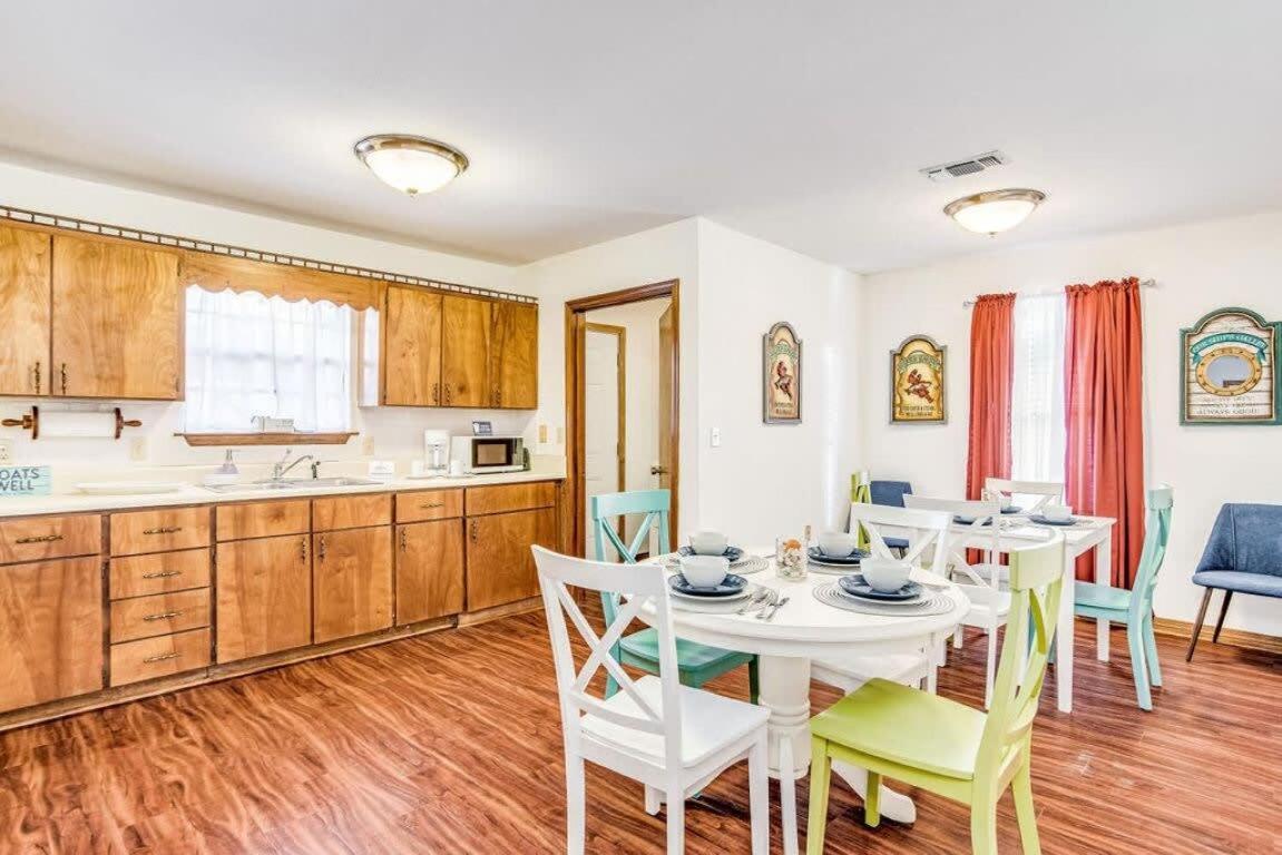 Brilliant In Bellview-Back Unit-- Mins To Nas Pensacola, Beach, Shopping 外观 照片