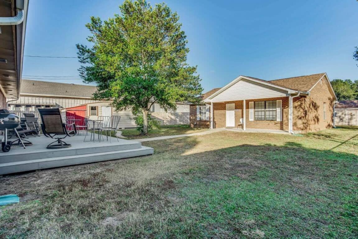 Brilliant In Bellview-Back Unit-- Mins To Nas Pensacola, Beach, Shopping 外观 照片
